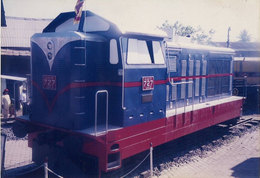 locally built 8 of these Y1 shunter were introduced to the service in 1972. The one in the picture was the only one which survived was on display at a railway show in Colombo in 2000.  