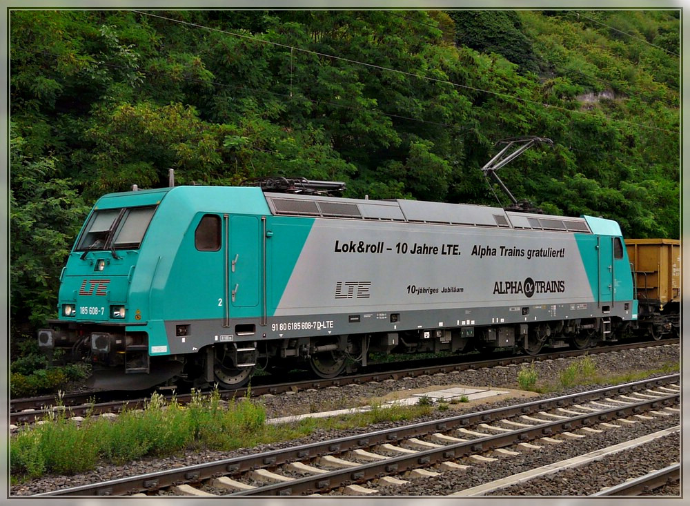LTE 185 608-7 is heading a freight train in Kaub on June 25th, 2011.