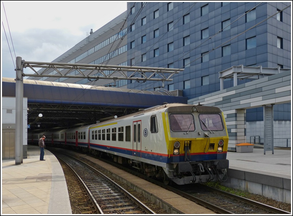 M 4 control car pictured in Bruxelles Midi on June 22nd, 2012.