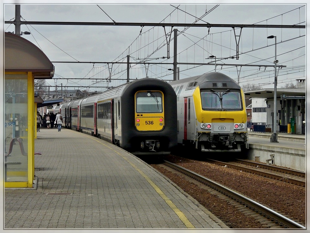 M 6 control car pictured together with AM 96 536 in Ans on March 28th, 2010.