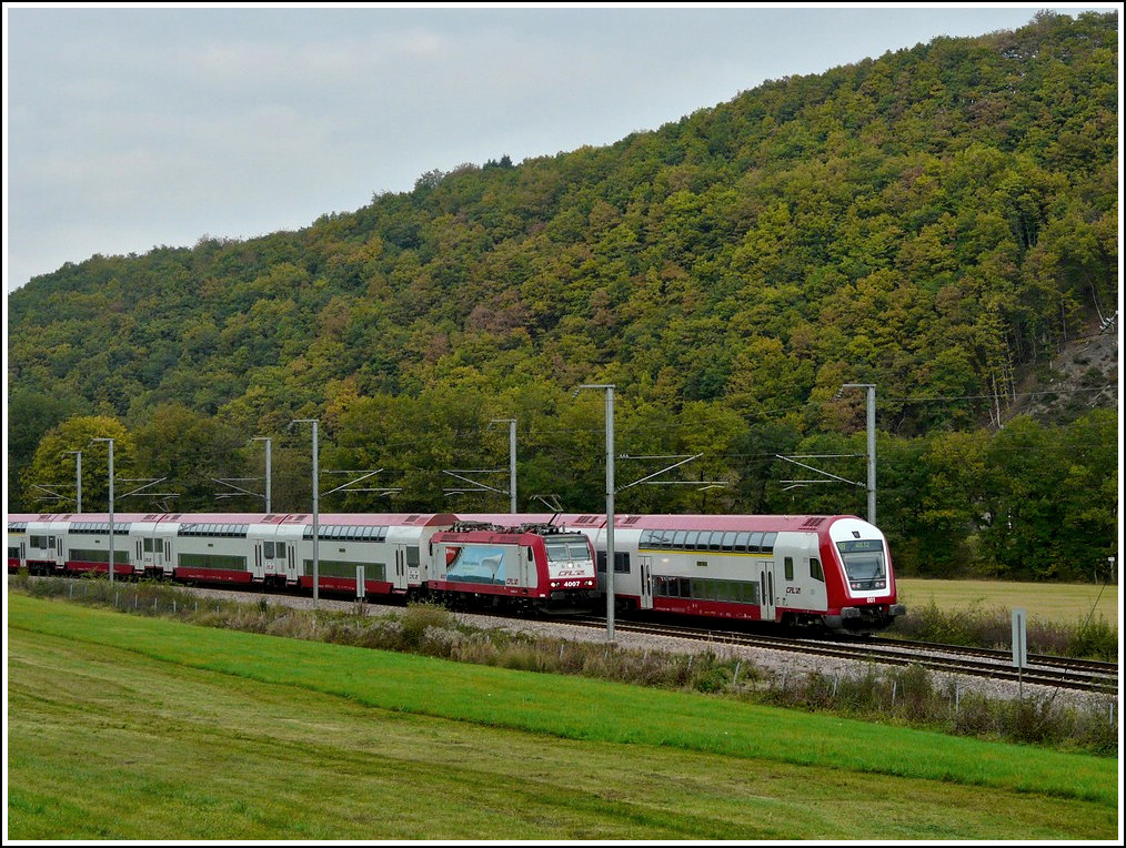 Meeting of two push-pull trains between Erpeldange/Ettelbrck and Michelau on October 17th, 2011. 