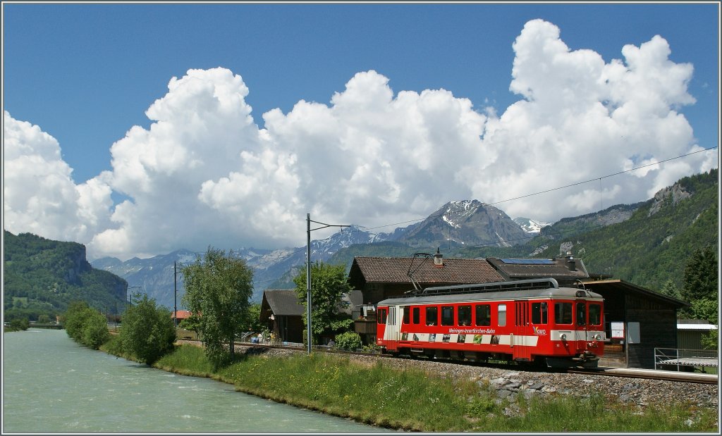 MIB BDe 4/4 N 11 by the Aareschlucht West Station.
05.06.2013
