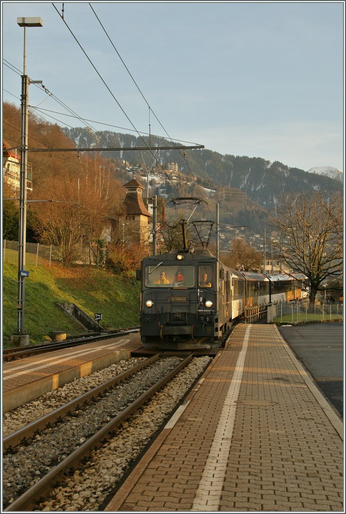 MOB GDe 4/4 is arriving at Chernex. 23.12.2012