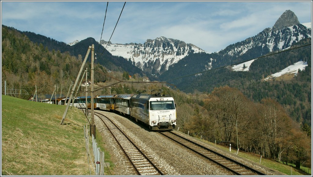 MOB Ge 4/4 with the Golden Pass Express 3123 from Zweisimmen to Montreux by Sendy Sollard. 
21.03.2012