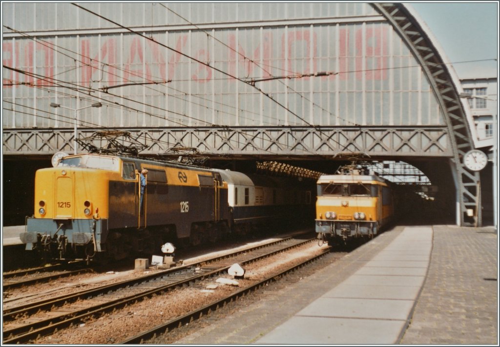 NS 1215 and 1616 in Amsterdam CS.
27.06.1984