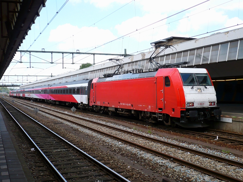 NS Hispeed TRAXX locomotive 91 84 1186 111-8 just entered Rotterdam Centraal Station with a FYRA train from Amsterdam on 16-06-2010.