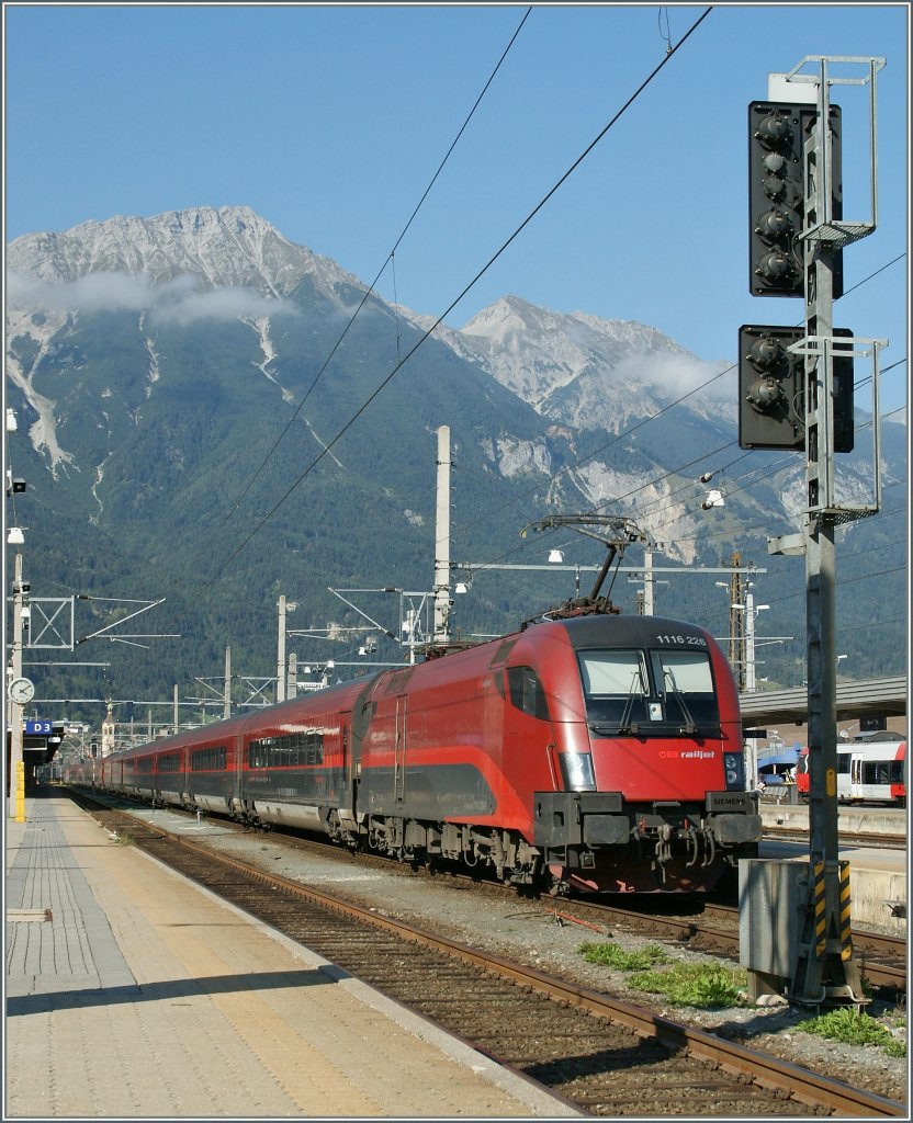 BB 1116 226 wiht a RJ in Innsbruck. 
15.09.2012