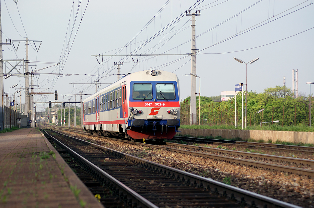 BB 5147 002 as Regionalexpress from Marchegg to Wien Sdbahnhof(Ostseite). Wien Haidestrasse, 16.04.2009