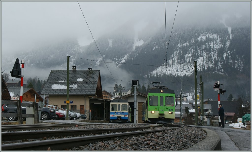 On a dark morning wait two ASD BDe 4/4  in Les Diablerets.
19.03.2011