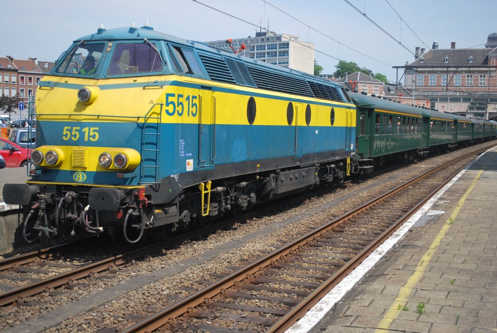 On a last day trip, two HLD 55s are hauling/pushing a special train. Departure from Verviers-Central in June 2011.