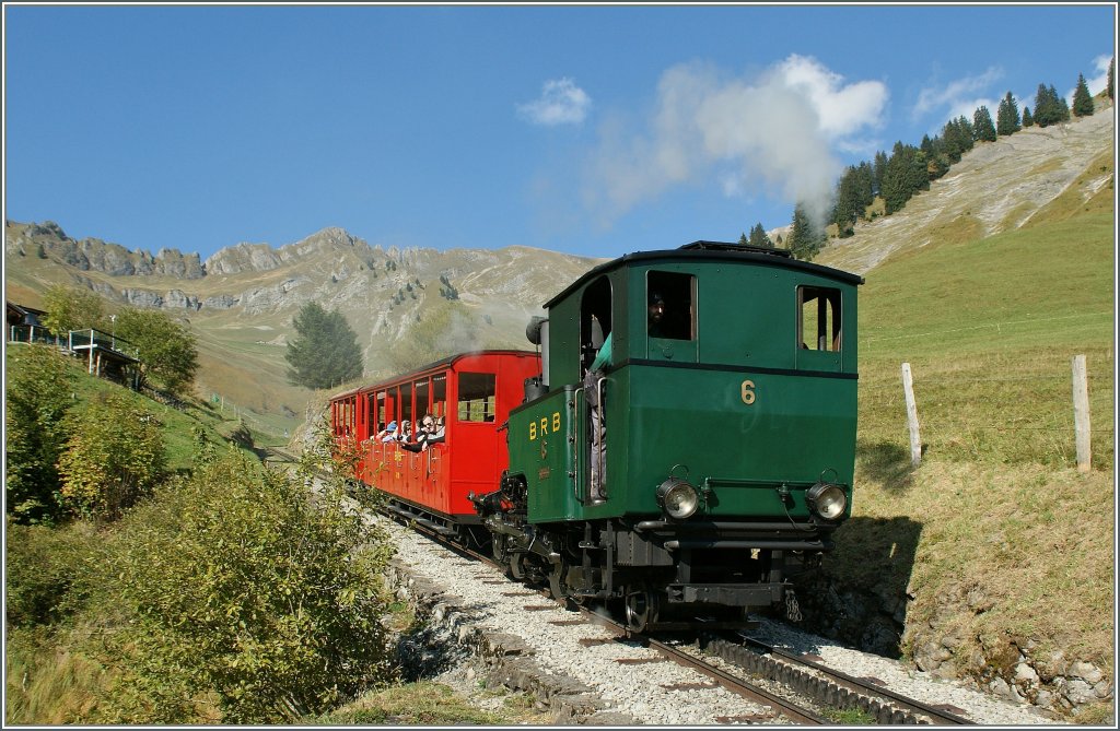 on an beautiful day is the BRB steamer N6 on the way to the Valley.
01.10.2011