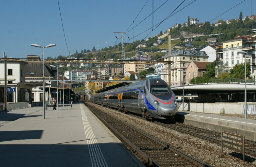 One of the last FS ETR 610 in Montreux; now there is only SBB ETR on the  international services to Italien. 
03.10.2011