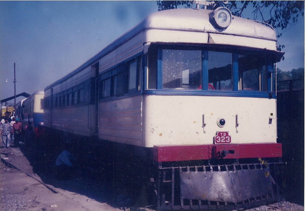 
Originally imported as a steam rail car in 1927/8 and in 1972 it was converted to diesel hydro-mechanical rail car powered by Rolls-Royce engine. It is still in running condition but confined to a museum. Out of the 5 units number 232 is the only one which survived. This picture was taken in year 2000 at railway show
