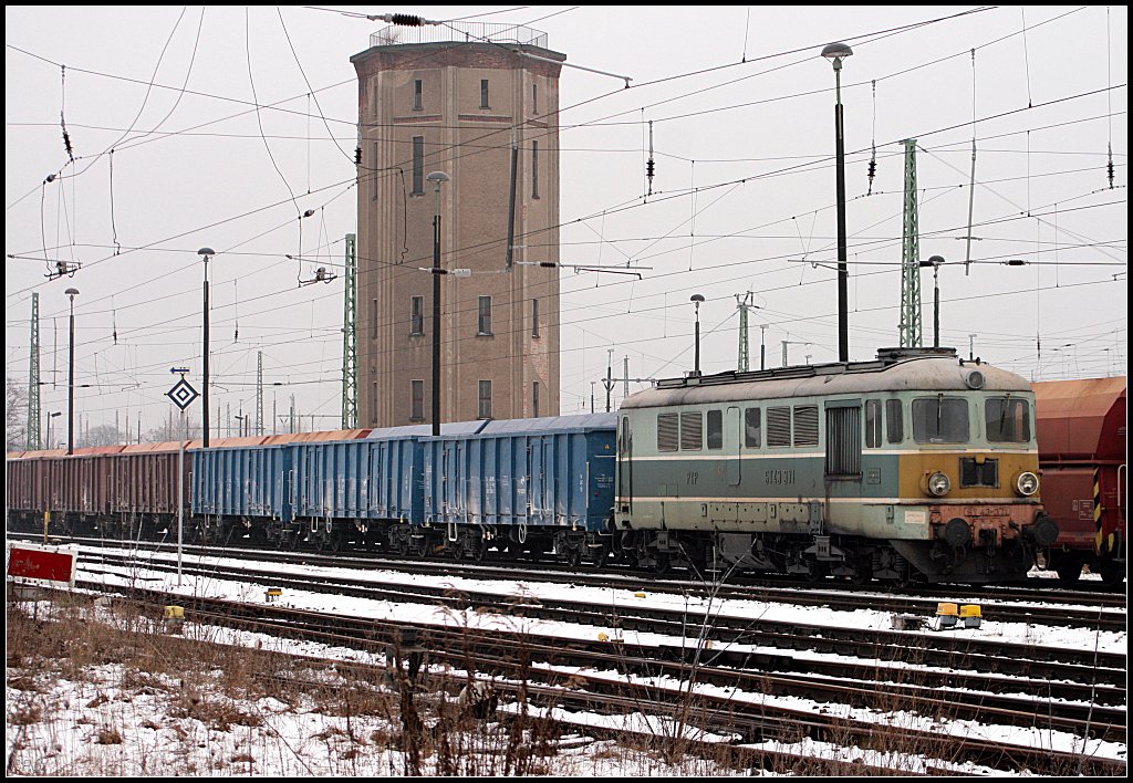 PKP ST43-371 with empty Eaos-Wagons (Ziltendorf, Germany, December 24th, 2009)