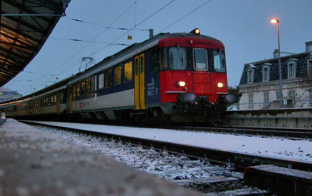 RBe 4/4 with the RE 4252 in Lausanne.
18.12.2009