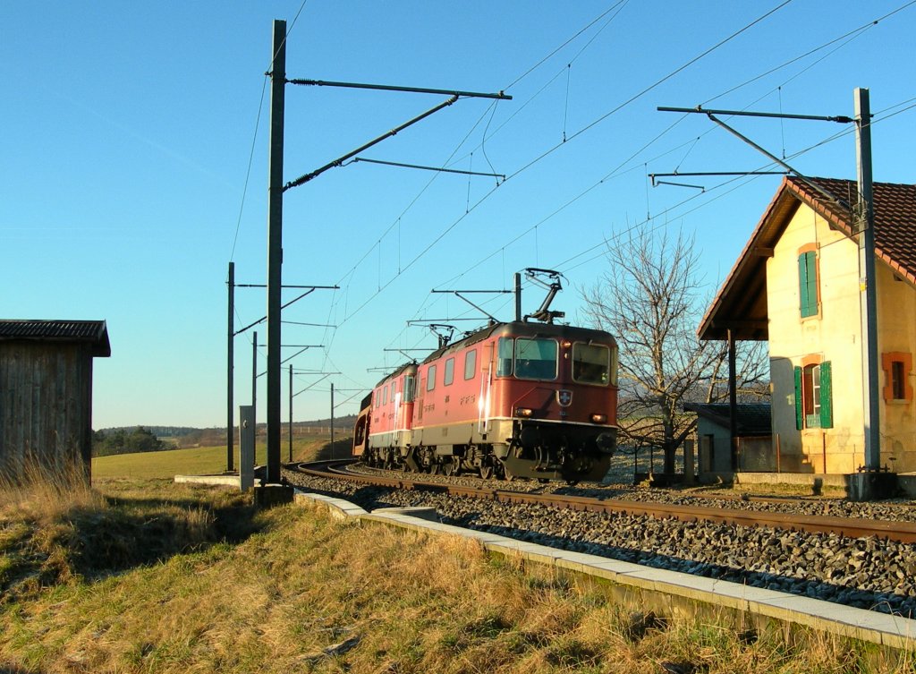 Re 420 with a Cargo train by La Sarraz. 
23.01.2008