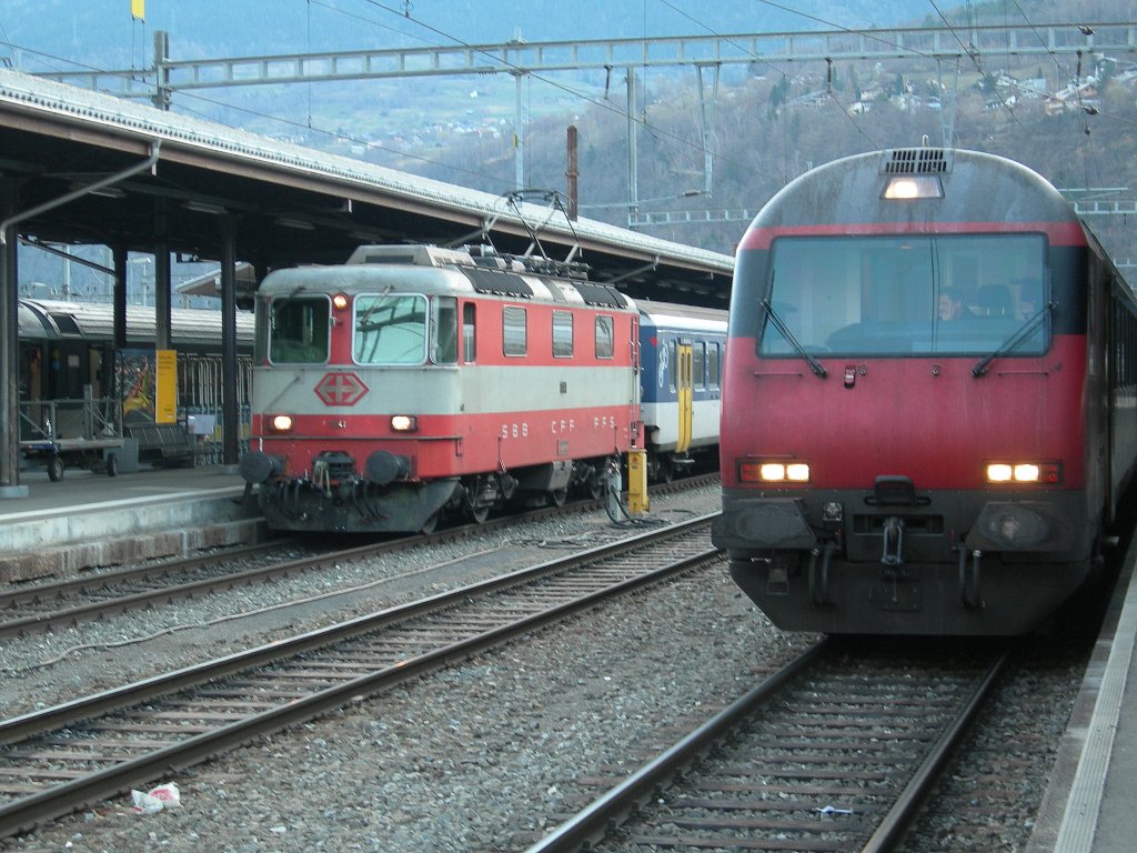 Re 4/4 II 11141 in  Swiss Express  colours in Brig.
16.03.2007