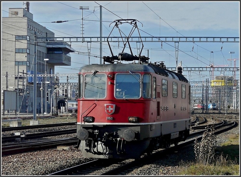 Re 4/4 II 11153 pictured at Zrich main station on December 27th, 2009.