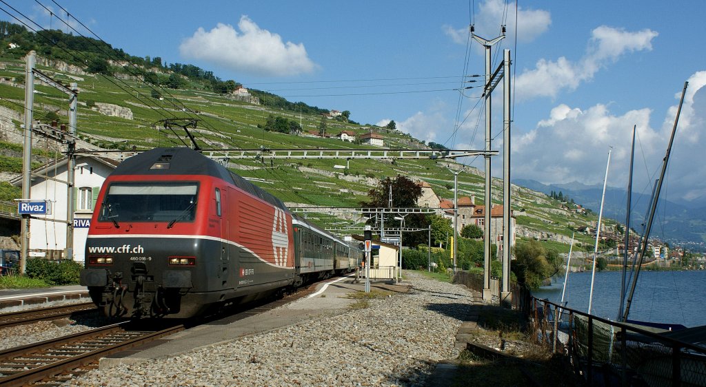 Re 460 016-9 with an IR in Rivaz Station. 
19.09.2008