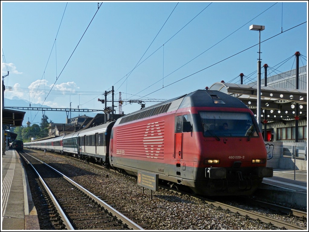 Re 460 029-2 with IC Brig - Geneva Airport photogaphed in Vevey on May 28th, 2012.