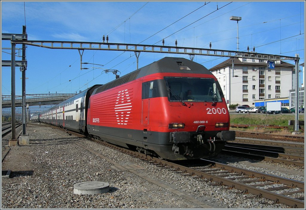 Re 460 089-6 with an IC to St. Gallen in Renens VD.
27.10.2010