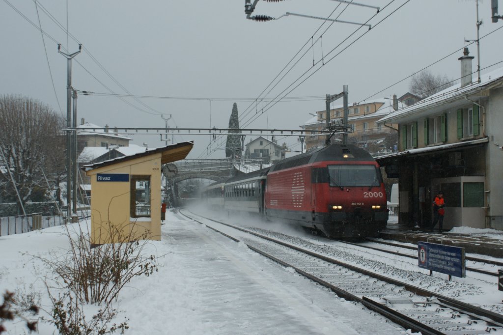 Re 460 112-6 with IR in Rivaz. 
04.01.2010