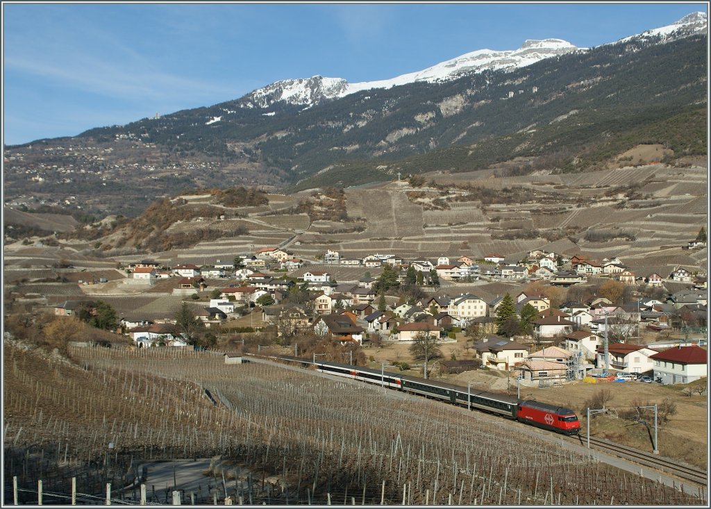 Re 460 with an IR to Birg by Salgesch. 
03.05.2011