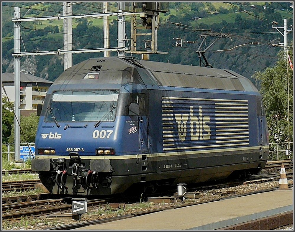 Re 465 007-3 is running through the station of Brig on July 31st, 2008.