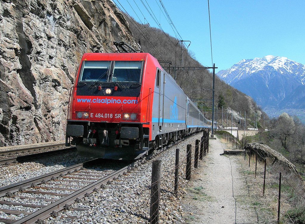 Re 484 018 with a Cisalpino (CIS) service by Lalden.
11.04.2007