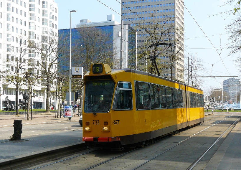 RET 733 still in yellow, Weena Rotterdam 14-04-2010.