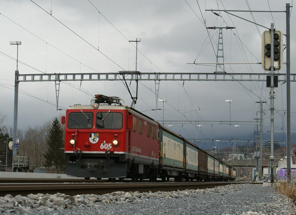 RhB Ge 4/4 I with a Walser-Water Cargo Train in Untervaz. 
02.03.2009