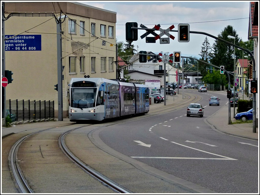 Saarbahn N 1012 will soon arrive at the stop Wolfkaulstrae in Riegelsberg on May 28th, 2011.