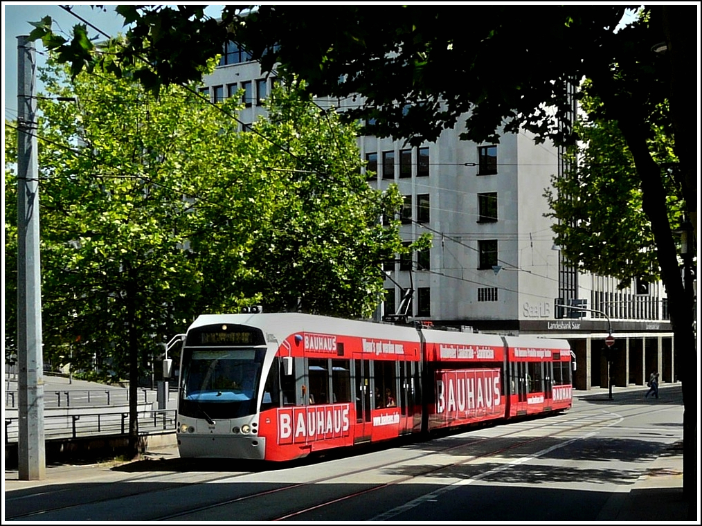 Saarbahn N 1016 is arriving at the main station of Saarbrcken on May 29th, 2011.