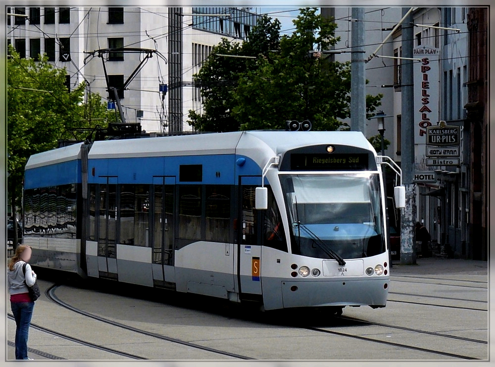 Saarbahn N 1024 is arriving at the main station of Saarbrcken on June 22nd, 2009.