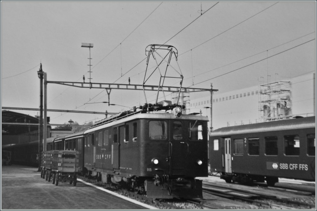 SBB Brnig Deh 4/6 915 in Luzern.
16.05.1985
