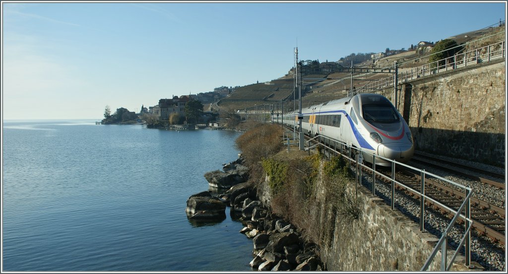 SBB ETR 610 between St Saphorin and Rivaz on the Lake of Geneva. 
08.02.2011