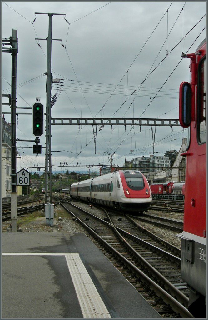 SBB ICN is arriving at Lausanne
12.05.2013