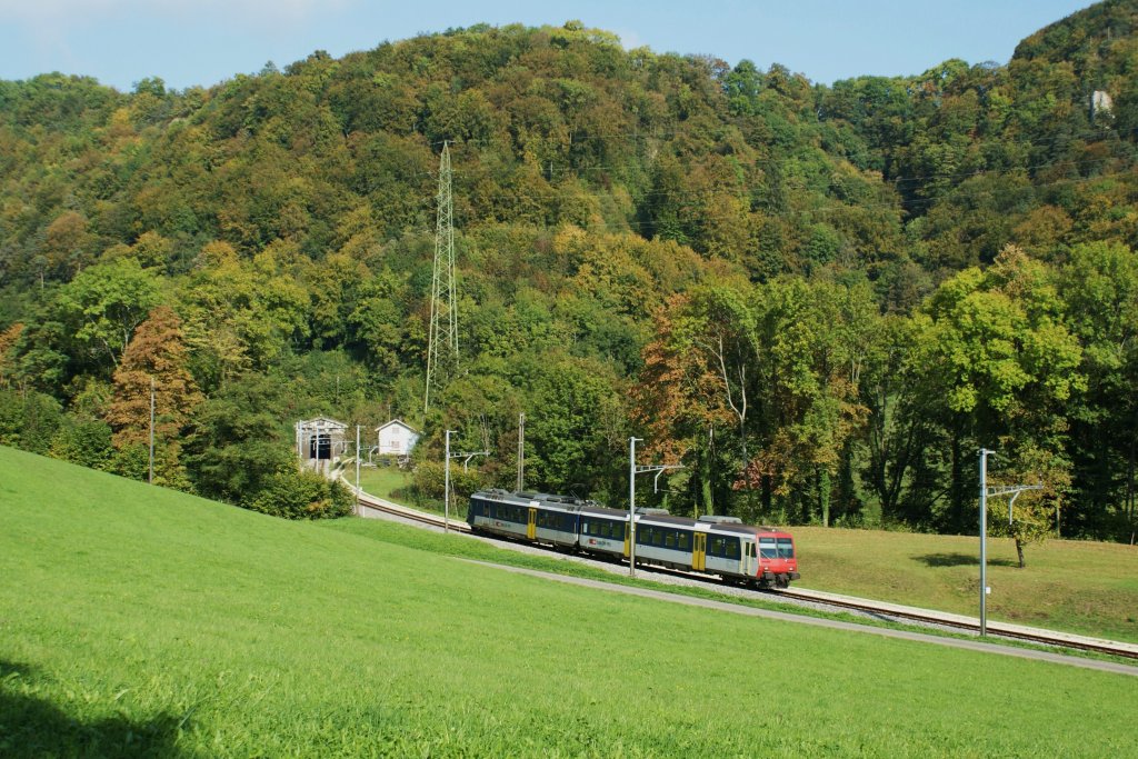 SBB NPZ is coming out of the old Hauensteintunnel.
02.10.2009