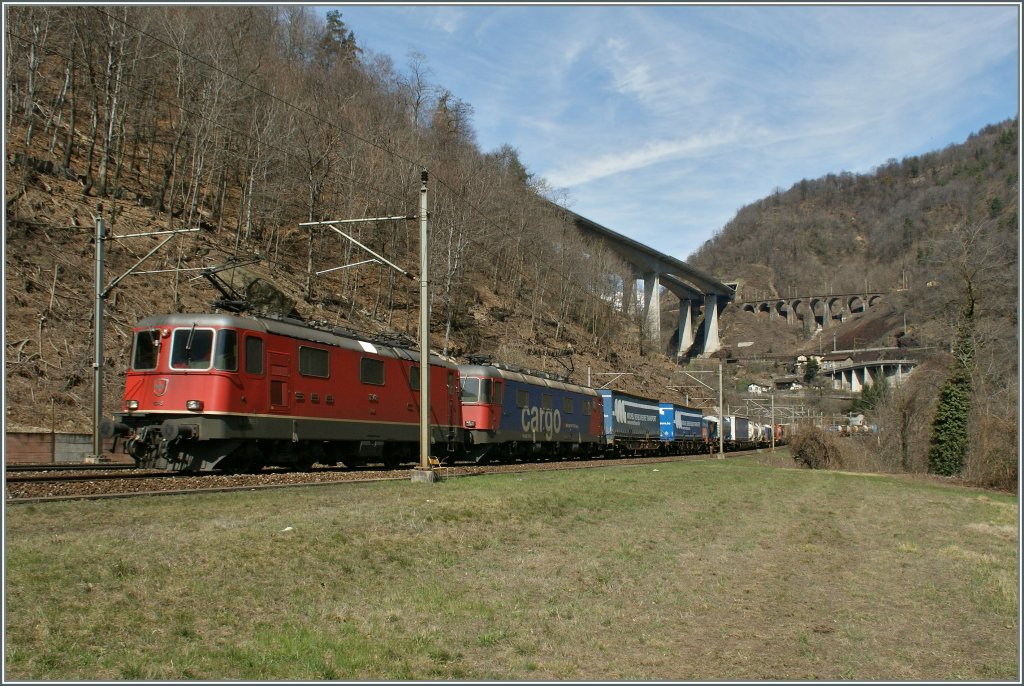 SBB Re 4/4 and Re 6/6 with a Cargo train by Giornico. 
03.04.2013