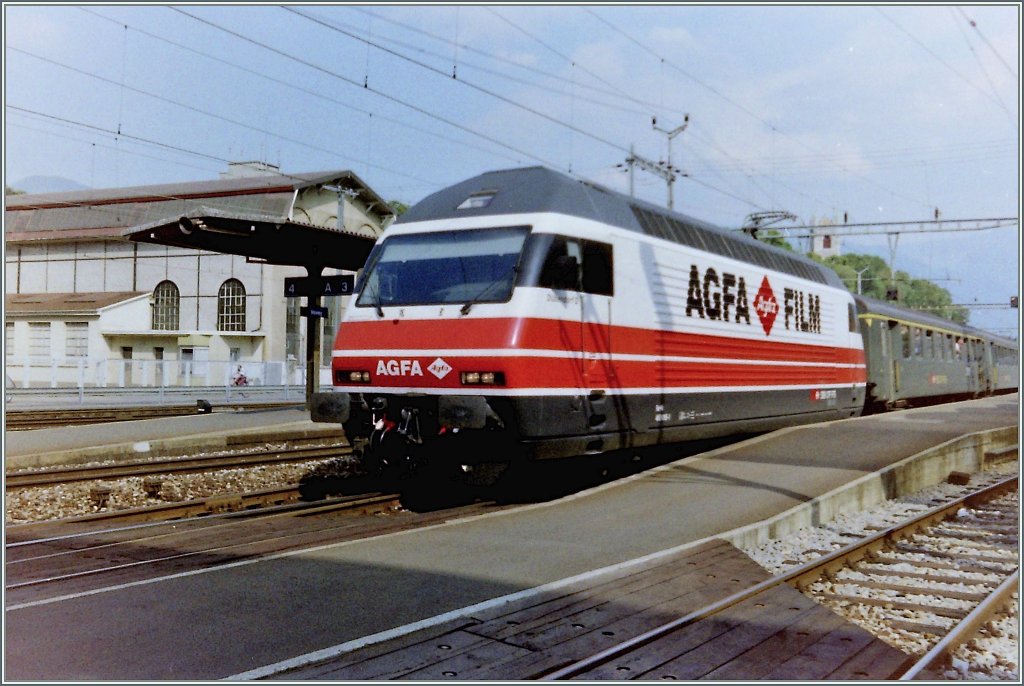 SBB Re 460 015-1  Agfa  in Vevey. 
scanned negative/ Summer 1994