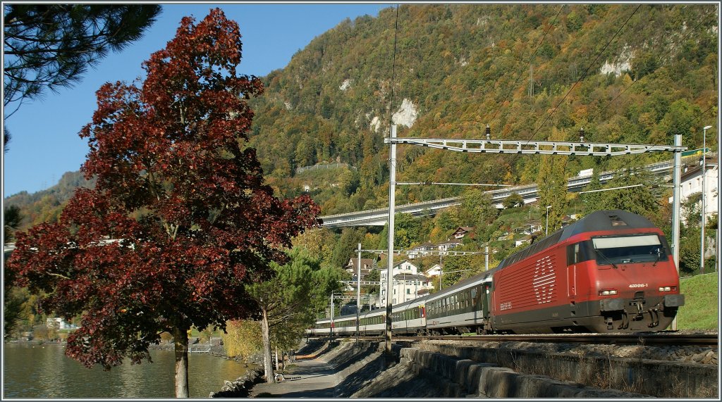 SBB Re 460 015-1 near Villeneuve.
30.10.2012