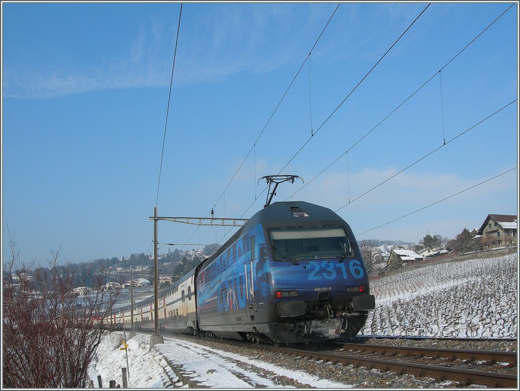 SBB Re 460 021-9 wiht an IC St Gallen - Geneva by Bossire. 
01.02.12