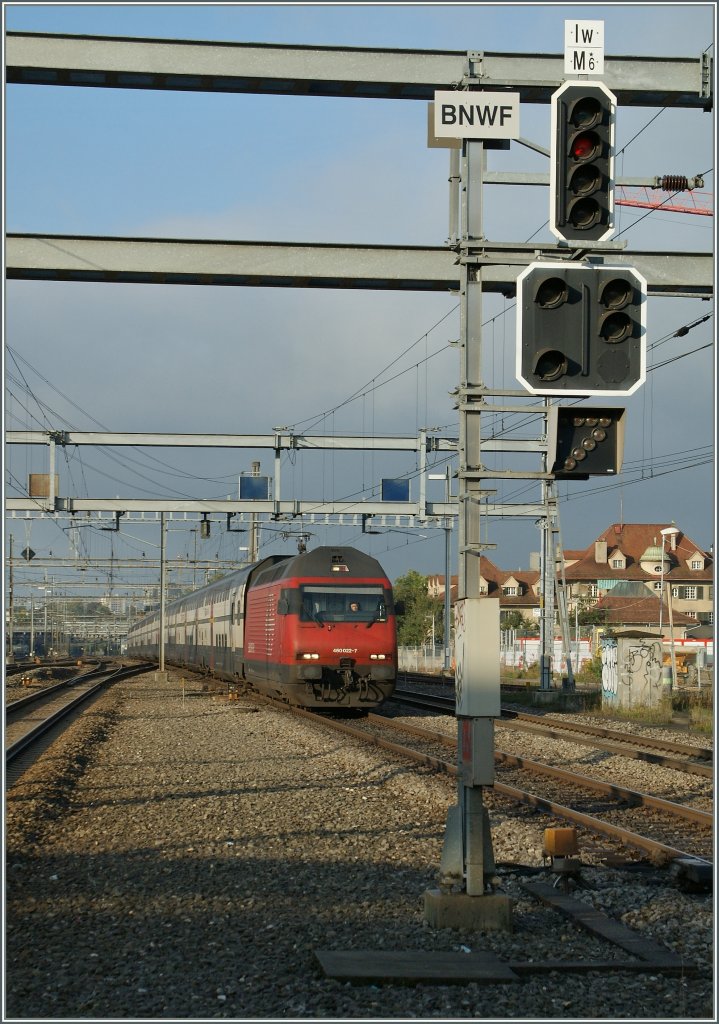 SBB Re 460 022-7 by Bern Wankdorf. 
05.10.2012