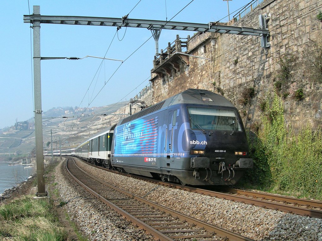 SBB Re 460 051-6 with an IR service to Brig by St-Saphorin.
17.03.2007
