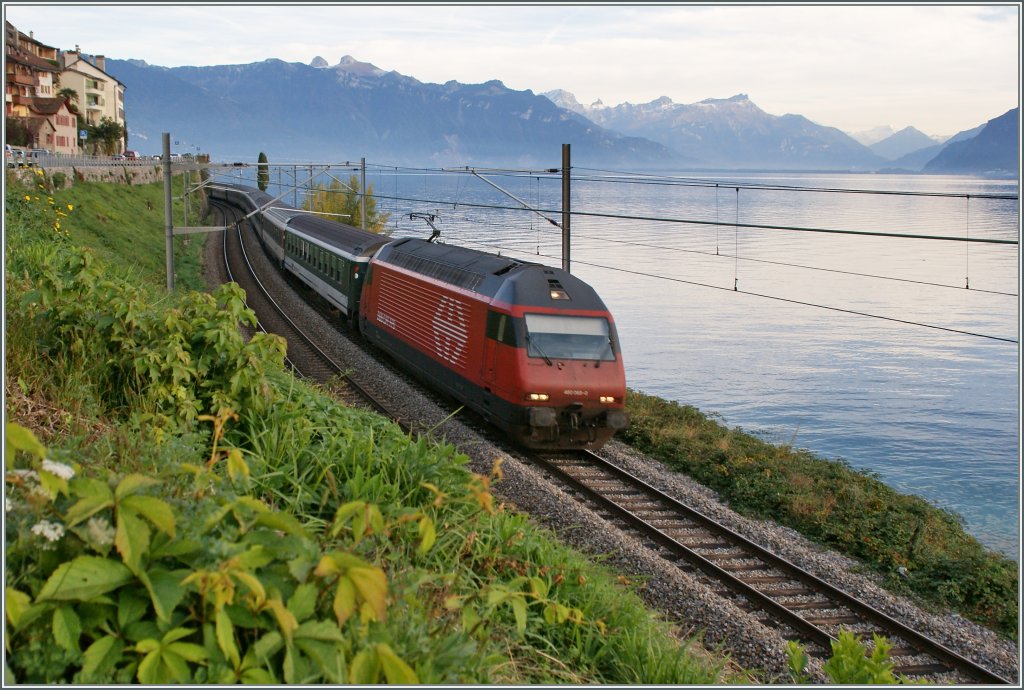 SBB Re 460 065-0 with an IR by St Saphorin.
17.10.2012