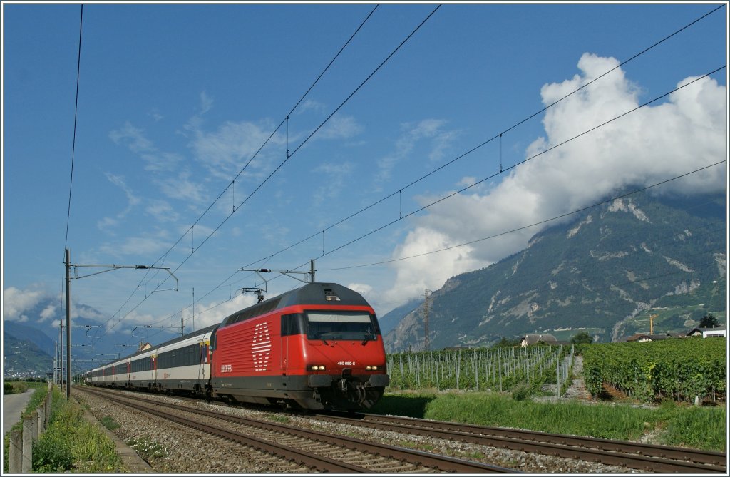 SBB Re 460 080-5 with an IR to Brig near Chamoson.
22.07.2012