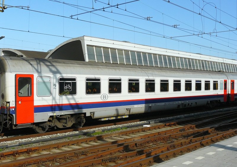 Second class coach with compartment for bicycles. Rotterdam central station, The Netherlands, 28-10-2009.