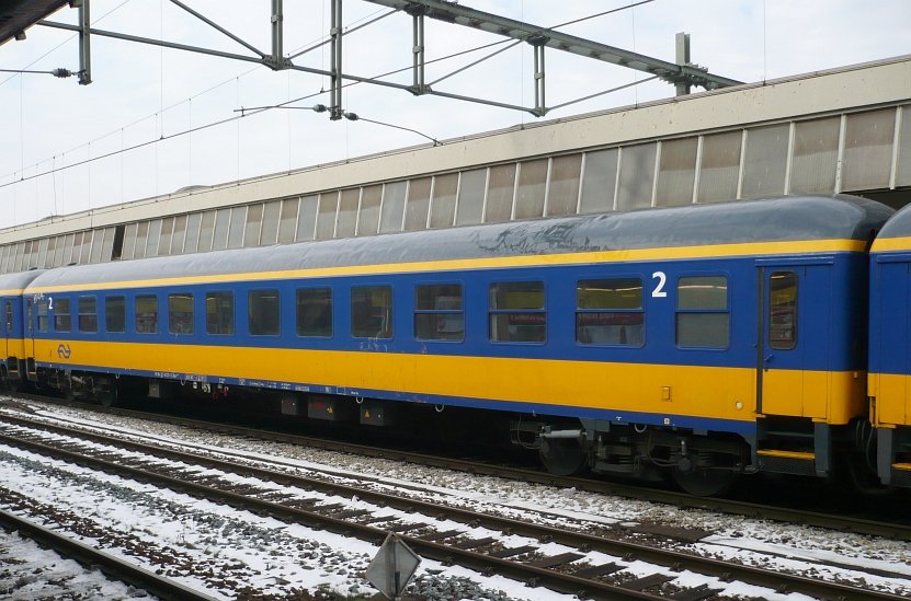 Second class wagon with number 50 84 22-91 106-7 typ ICL (ex-DB Bim number 51 80 22-91 106-0). Rotterdam centraal station 17-02-2010. 