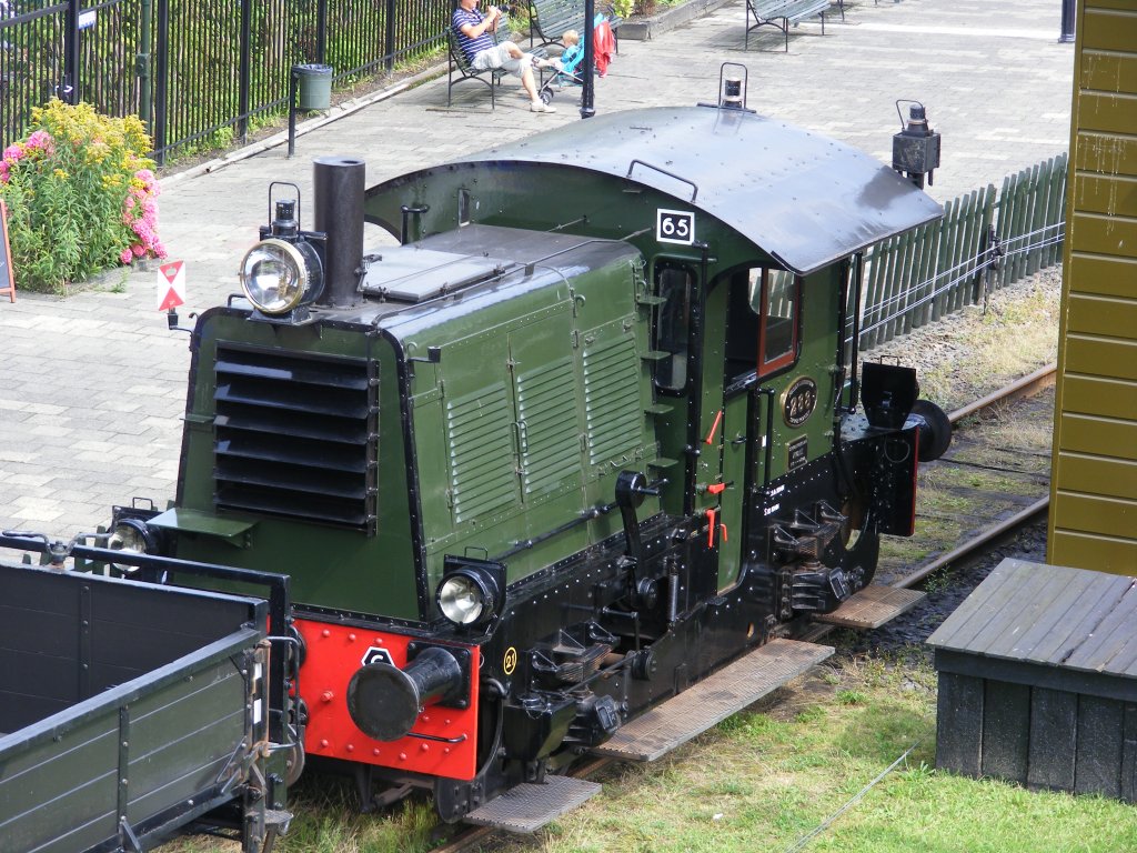 Sik 288 of SHM is well treated - note the little hole in the pipe from the original, they must really love this locomotor Hoorn sunday of 5-8-2012