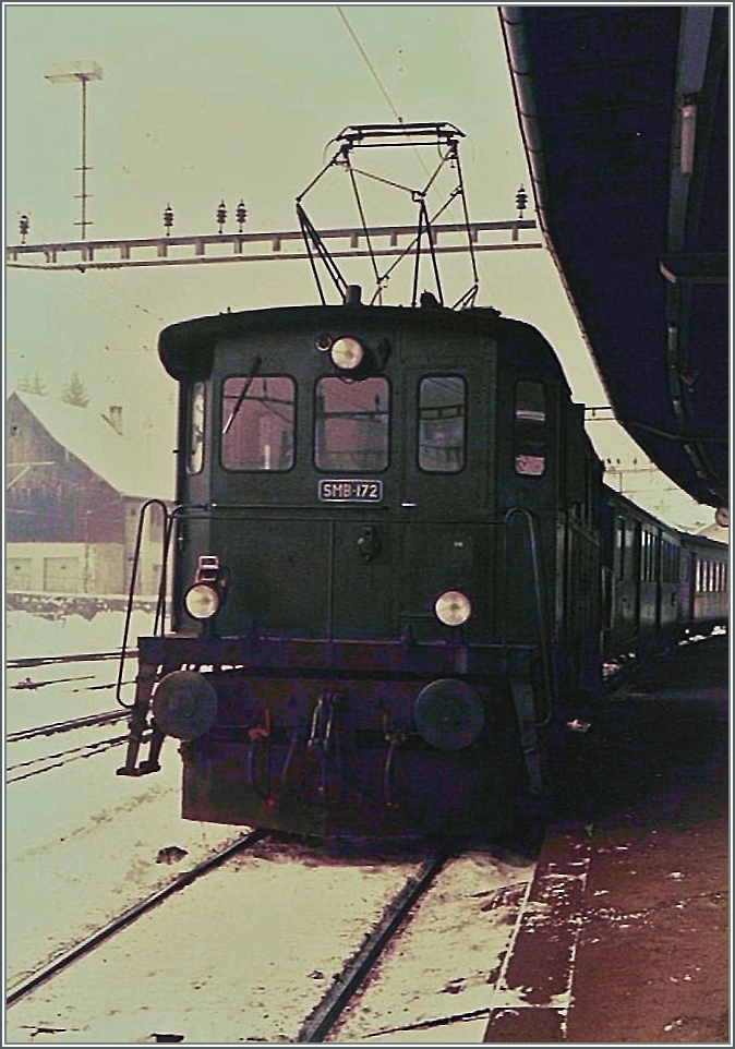 SMB Be 4/4 with a local train to Solothurn in Moutier
(ca 1981/scanned analog picture)